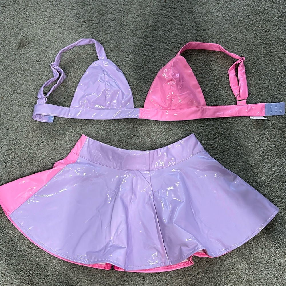 COPY - Iheartraves top and bottom. Top: size small Bottoms: size small